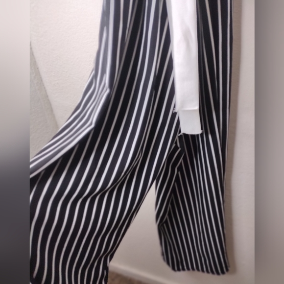 Women's Fashion magazine romper - Picture 3 of 4